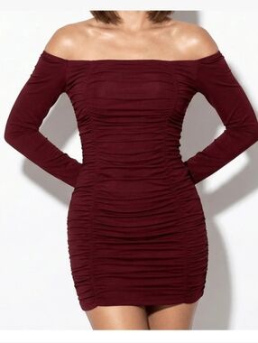 Dress the Population Off-Shoulder Ruched Bodycon Dress in Burgundy